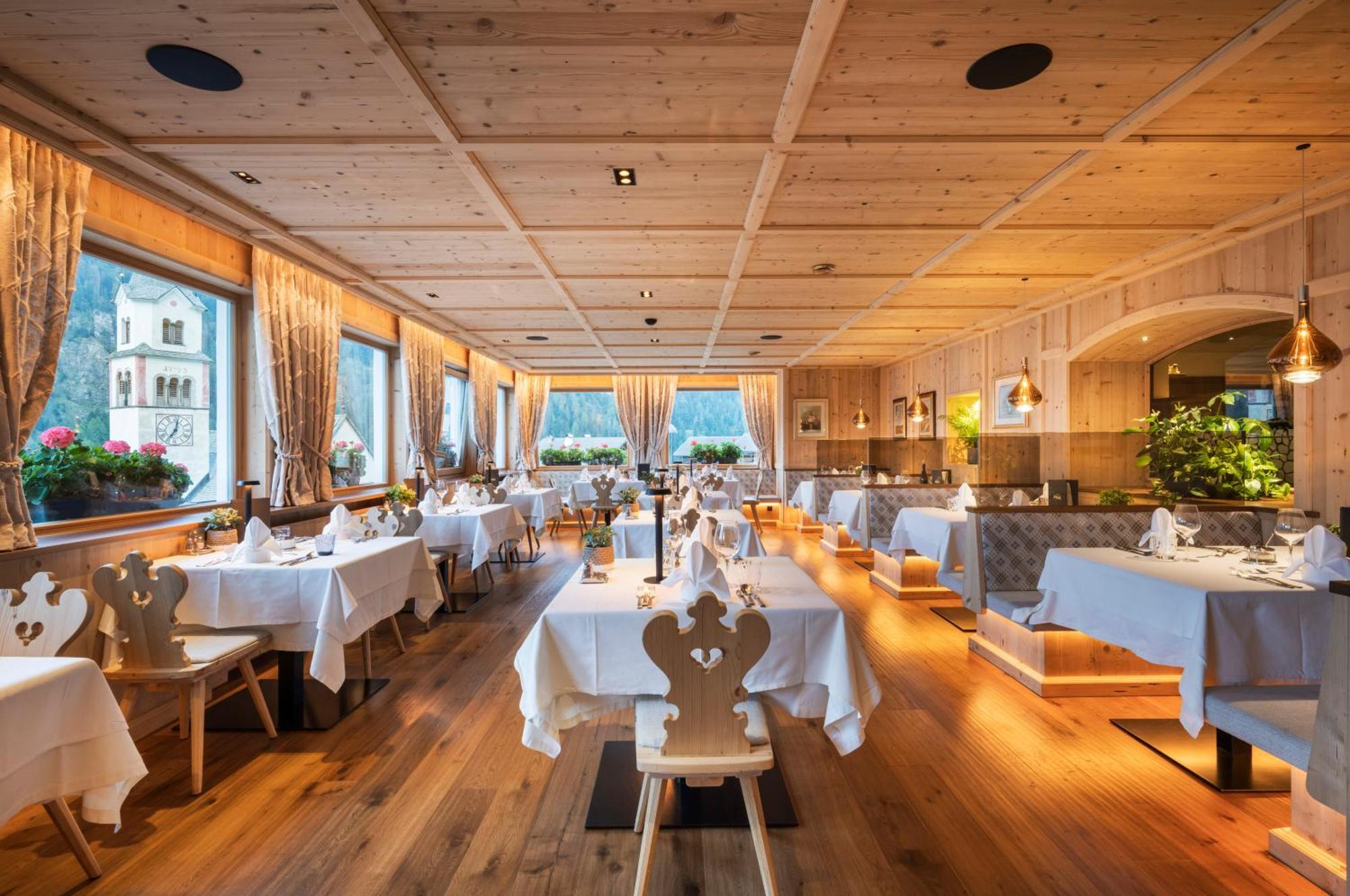 Hotel Platz Ortisei Ngoại thất bức ảnh